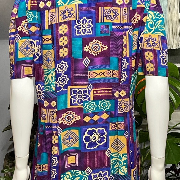 Vibrant Vintage Button-up Dress - Picture 7 of 10